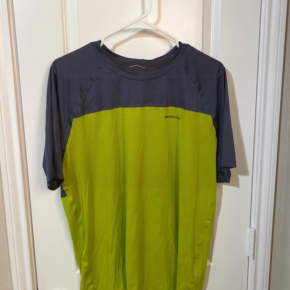 Men’s Patagonia Windchaser Running Shirt Size L
